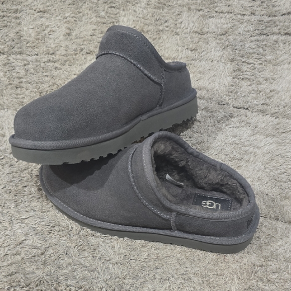 UGG Shoes - UGG Womens Clasdic Charcoal Grey Slipper Shoes
